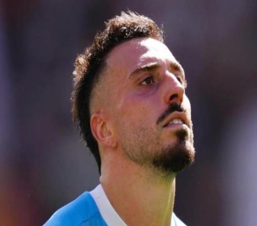 萨拉赫与红,军传奇队长,杰拉德同框,亚博体育,亚博体育官网,亚博体育app,亚博体育下载