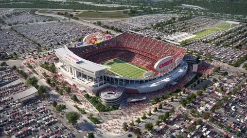 “切尔西后卫弗法纳康复，今晚比赛有望登场”